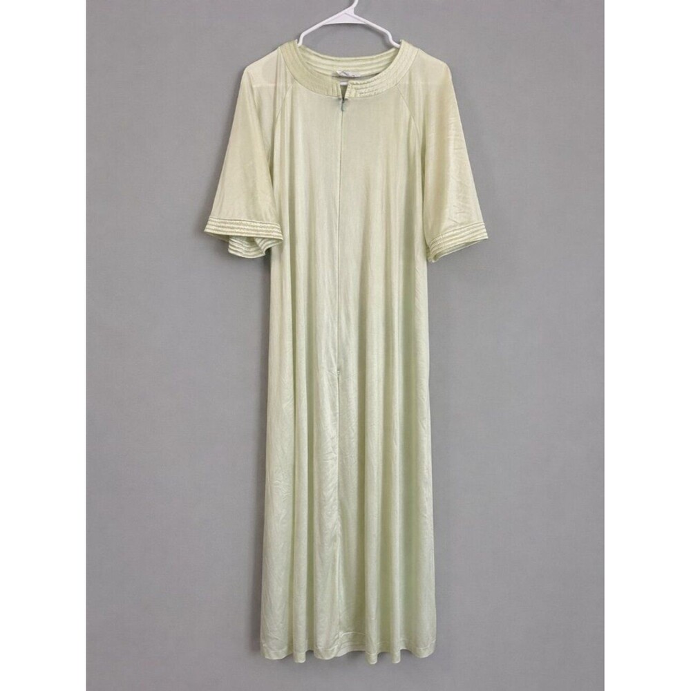 Vintage Vanity Fair Pale Green Nylon Nightgown Maxi Dress USA Women’s S Lounge S - Picture 3 of 7